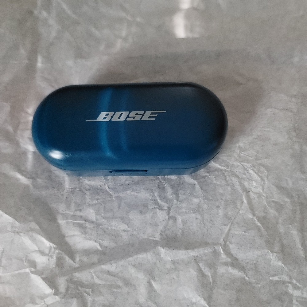 Bose Blue Earbuds and Case